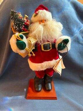 Spirit of Saint Nicholas collection Santa with Green Mittens - Holiday Decor